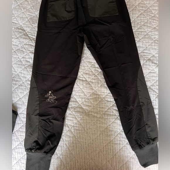 DINSEY X FIGS COLLAB - Picture 8 of 16